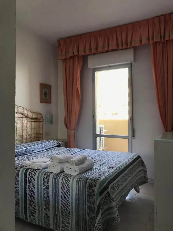 Estudios Y Apartamentos Benal Beach Benalmadena Apartment