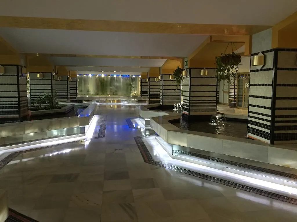 Estudios Y Apartamentos Benal Beach Benalmadena Apartment